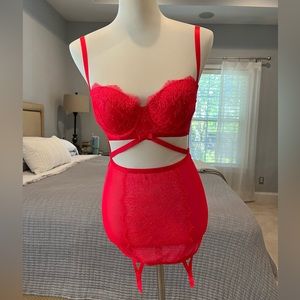Victoria’s Secret lingerie 34C